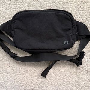 Black Everywhere Belt Bag